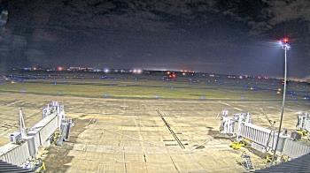 Weather camera view of Lake Charles Rgnl Arpt terminal bldg.