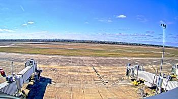 Weather camera view of Lake Charles Rgnl Arpt terminal bldg.