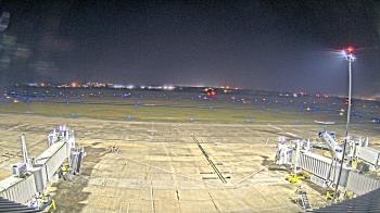 Weather camera view of Lake Charles Rgnl Arpt terminal bldg.