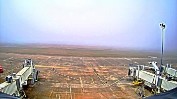Weather camera view of Lake Charles Rgnl Arpt terminal bldg.