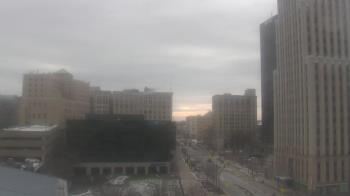 Weather camera view of Akron-Summit County Public Library.