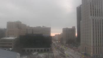 Weather camera view of Akron-Summit County Public Library.