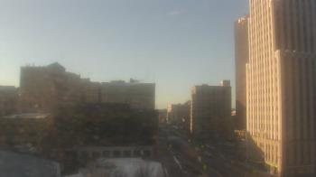 Weather camera view of Akron-Summit County Public Library.