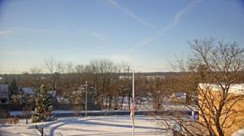 Weather camera view of Grass Lake School District 36.