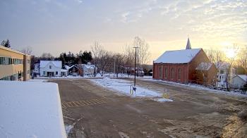 Weather camera view of Antwerp Primary School.