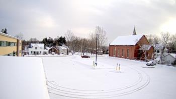 Weather camera view of Antwerp Primary School.