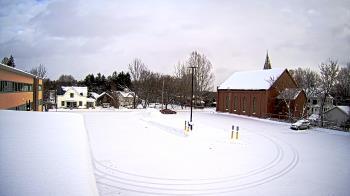 Weather camera view of Antwerp Primary School.