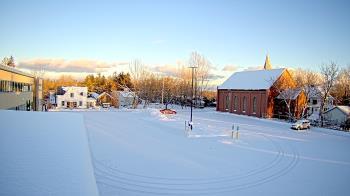 Weather camera view of Antwerp Primary School.