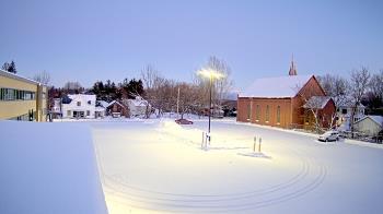 Weather camera view of Antwerp Primary School.