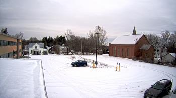 Weather camera view of Antwerp Primary School.