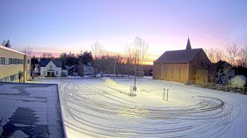 Weather camera view of Antwerp Primary School.