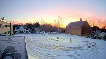 Weather camera view of Antwerp Primary School.