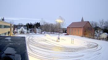 Weather camera view of Antwerp Primary School.