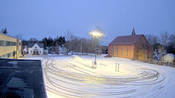 Weather camera view of Antwerp Primary School.