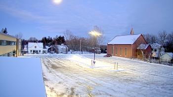 Weather camera view of Antwerp Primary School.