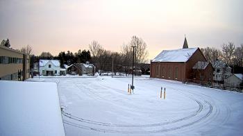 Weather camera view of Antwerp Primary School.