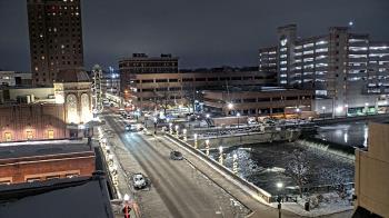 Weather camera view of City of Aurora IL.