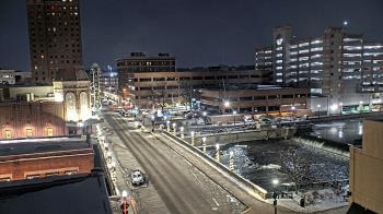 Weather camera view of City of Aurora IL.