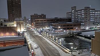 Weather camera view of City of Aurora IL.
