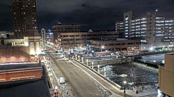 Weather camera view of City of Aurora IL.