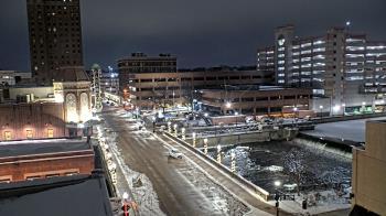 Weather camera view of City of Aurora IL.
