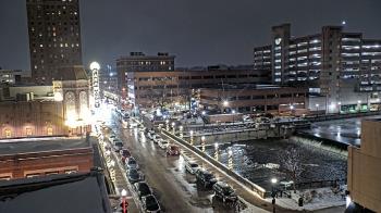 Weather camera view of City of Aurora IL.