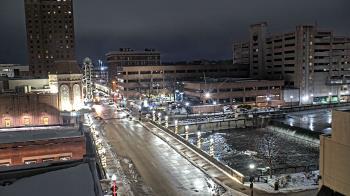 Weather camera view of City of Aurora IL.