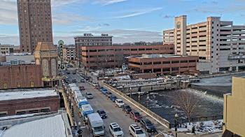 Weather camera view of City of Aurora IL.