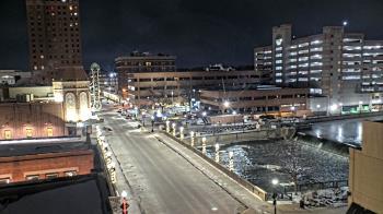 Weather camera view of City of Aurora IL.