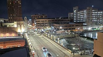 Weather camera view of City of Aurora IL.