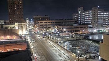 Weather camera view of City of Aurora IL.