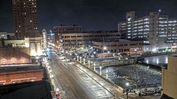 Weather camera view of City of Aurora IL.