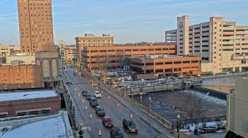 Weather camera view of City of Aurora IL.