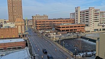 Weather camera view of City of Aurora IL.