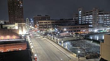 Weather camera view of City of Aurora IL.