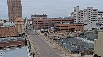 Weather camera view of City of Aurora IL.