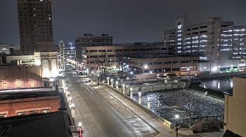 Weather camera view of City of Aurora IL.