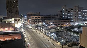 Weather camera view of City of Aurora IL.