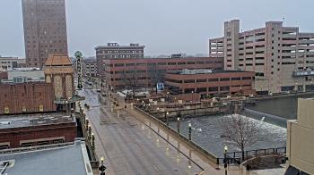 Weather camera view of City of Aurora IL.