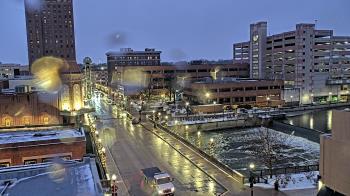 Weather camera view of City of Aurora IL.