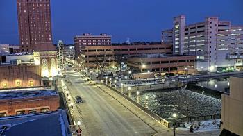 Weather camera view of City of Aurora IL.