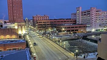 Weather camera view of City of Aurora IL.