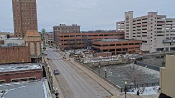 Weather camera view of City of Aurora IL.