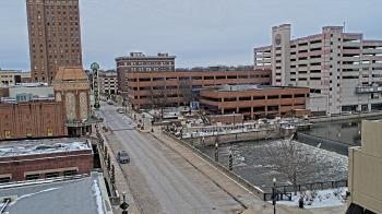 Weather camera view of City of Aurora IL.