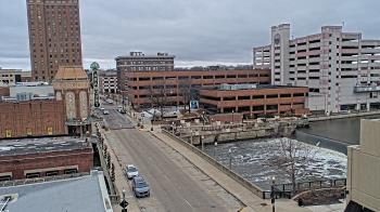 Weather camera view of City of Aurora IL.