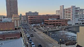 Weather camera view of City of Aurora IL.