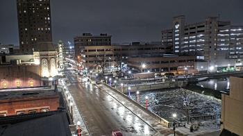 Weather camera view of City of Aurora IL.
