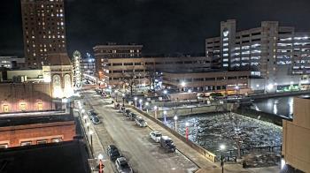 Weather camera view of City of Aurora IL.