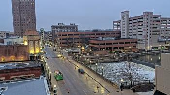 Weather camera view of City of Aurora IL.
