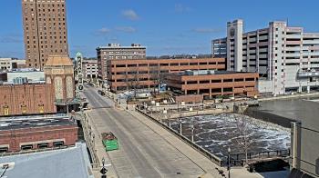 Weather camera view of City of Aurora IL.